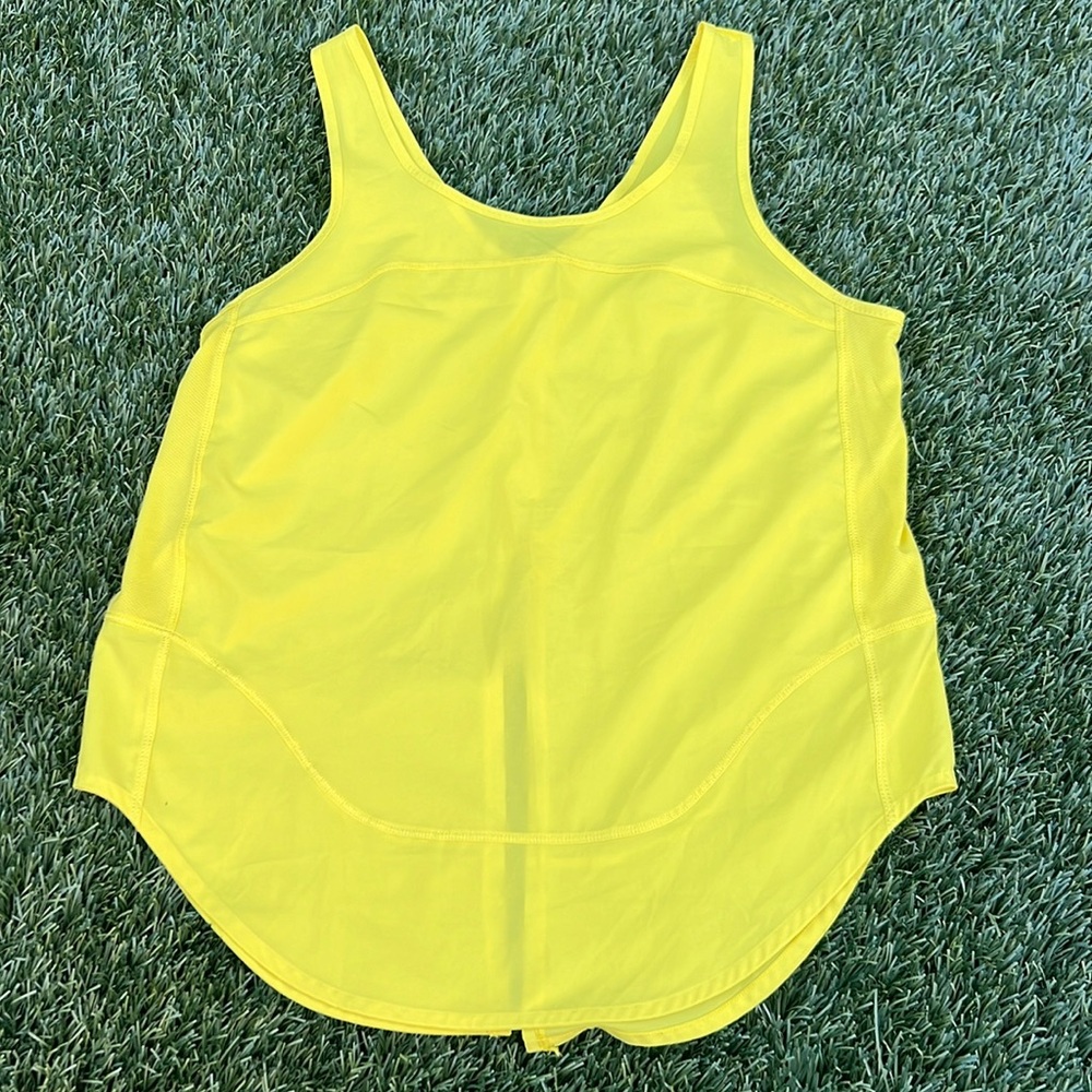 EUC Lululemon Women’s Running Top: Featherweight Singlet in Sizzle - Picture 2 of 8